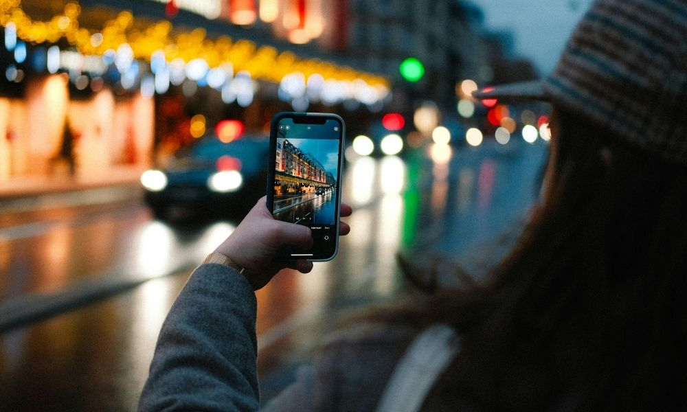 Dijitalleşmenin Kıyısında  Mekansal Deneyimin Yeniden Biçimlenmesi